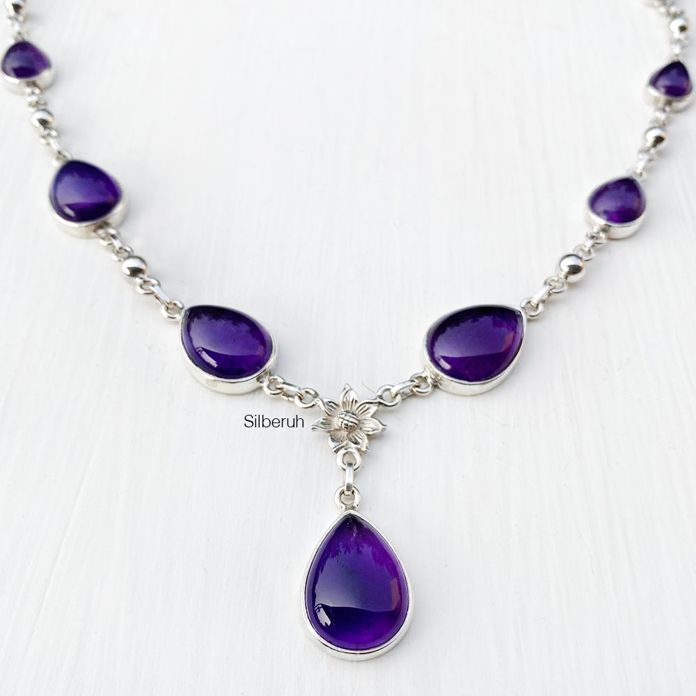 Silver necklace with amethyst stone deals