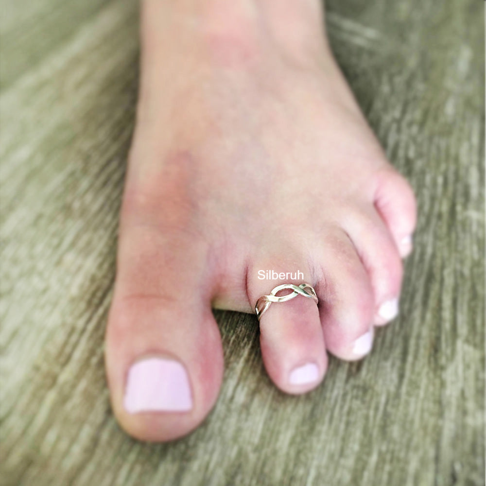 Criss Cross Silver Toe Ring – SILBERUH