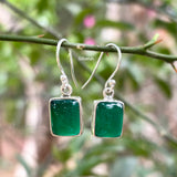 Minimal silver earring with green onyx – sleek rectangular design