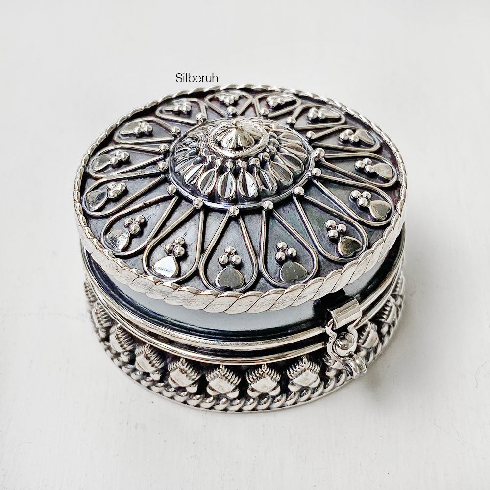 Round Sindoor Jewellery Silver Box – SILBERUH