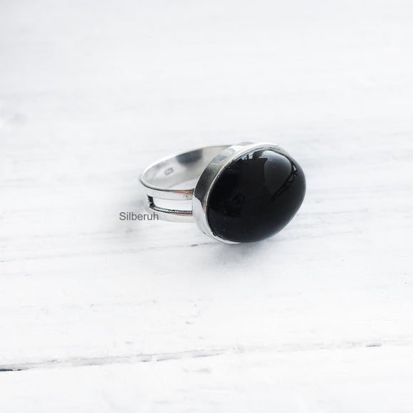 Black Onyx Oval Silver Ring