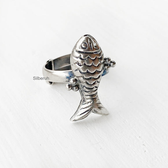 Silver fish deals ring