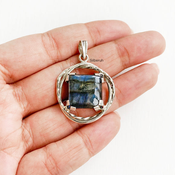 Labradorite Silver Pendant