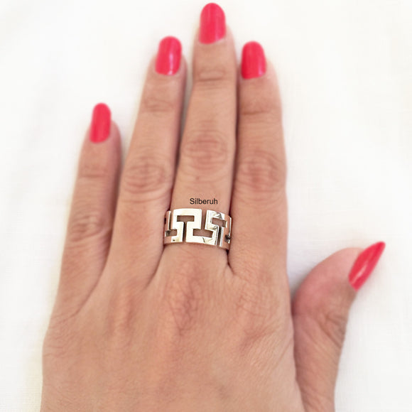 Silver 'T' Band Ring