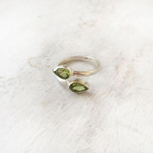 FACETTED PERIDOT ADJUSTABLE SILVER RING - SILBERUH