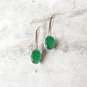 GREEN ONYX LONG HOOK SILVER EARRINGS - SILBERUH