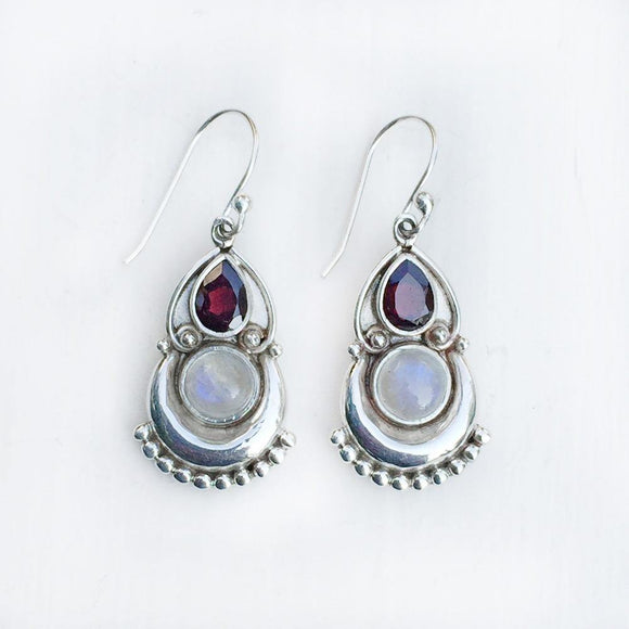 GARNET & RAINBOW MOONSTONE SILVER EARRING