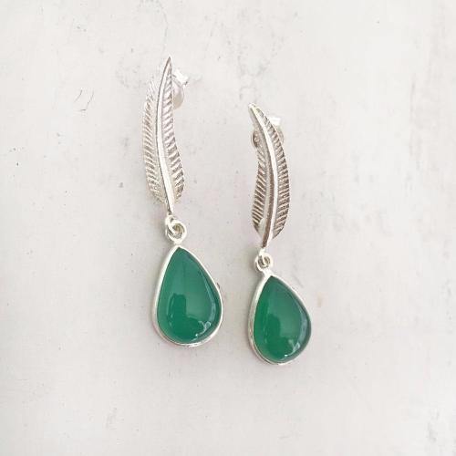 LEAF GREEN ONYX DROP SILVER EARRING - SILBERUH