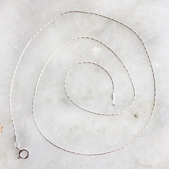 SILVER CHAIN - 18