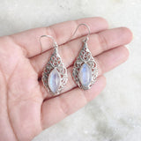 RAINBOW MOONSTONE JALI SILVER EARRING - SILBERUH