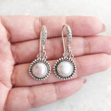 PEARL ORNAMENTAL SILVER EARRING - SILBERUH