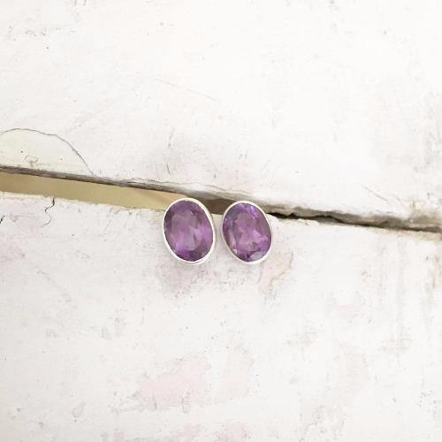 AMETHYST FACETTED OVAL SILVER STUD - SILBERUH